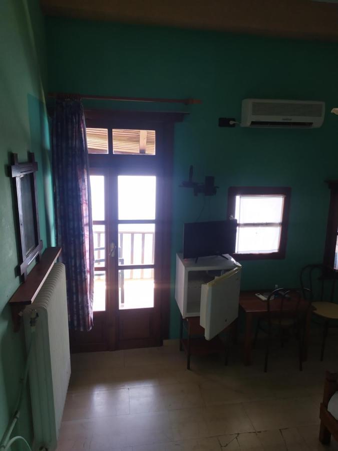 Double Studio Room In Mylopotamos With Beautifull View ツァガラダ エクステリア 写真